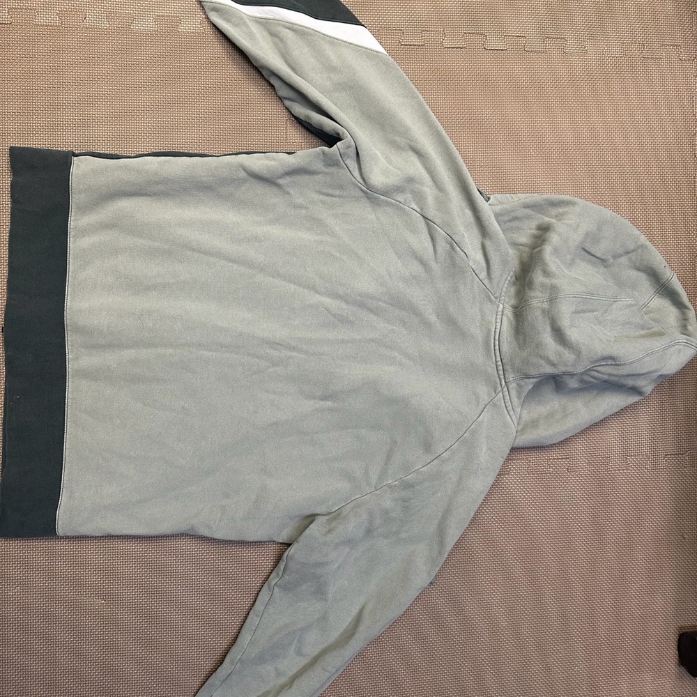 Nike Two-Tone Green and White Hoodie - Picture 3 of 3